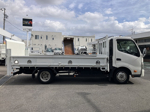 日野 デュトロ 小型 平ボディ SKG-XZU710M(113991) 5枚目