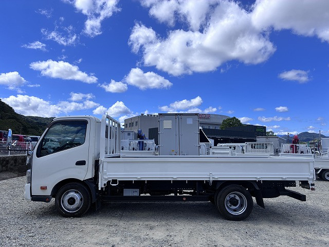 トヨタ ダイナ 小型 平ボディ 2RG-XZU712(111543) 4枚目