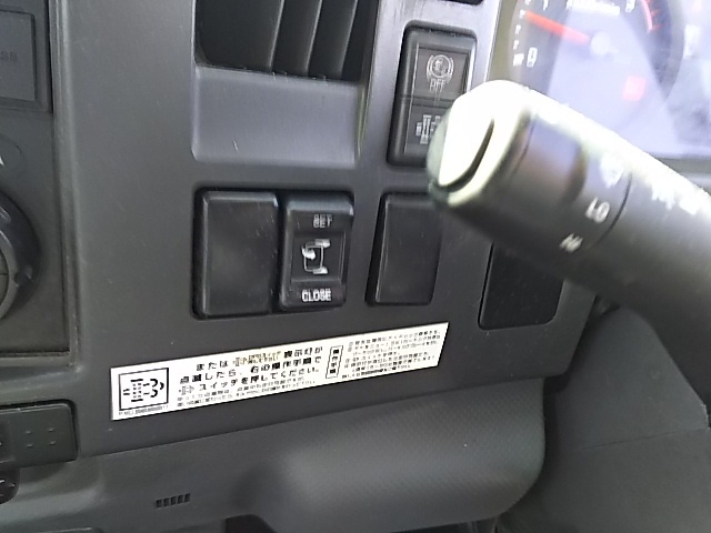 いすゞ フォワード 中型 冷蔵冷凍バン TKG-FRR90S2(8819) 38枚目
