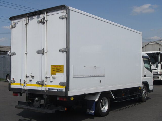 三菱ふそう キャンター 小型 冷蔵冷凍バン TPG-FEB50(9695) 3枚目