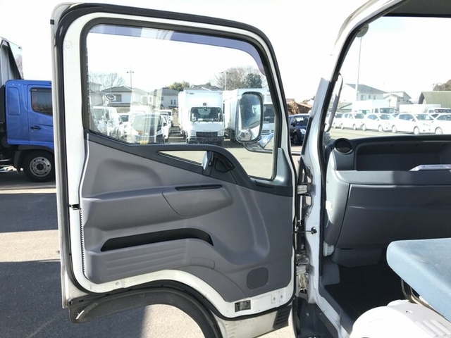 三菱ふそう キャンター 小型 バン TKG-FEB50(8436) 11枚目