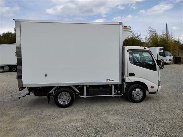 日野 デュトロ 小型 冷蔵冷凍バン TKG-XZC605M(9393) 9枚目