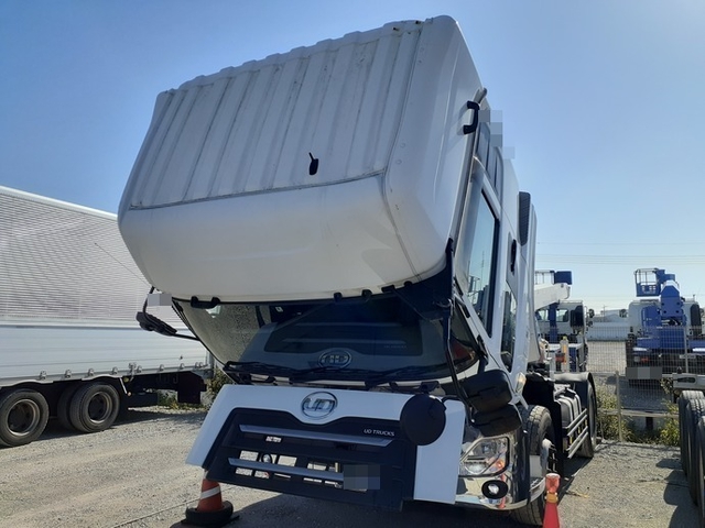 UDトラックス（日産） クオン 大型 トラクタ 2PG-GK5AAB(53908) 17枚目