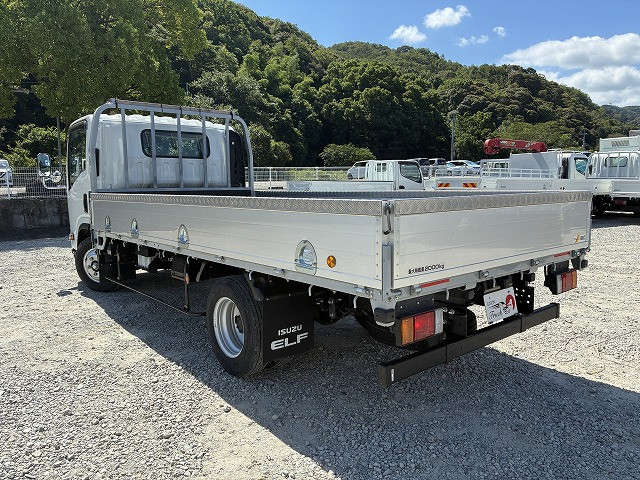いすゞ エルフ 小型 平ボディ 2RG-NNR88AN(108699) 6枚目