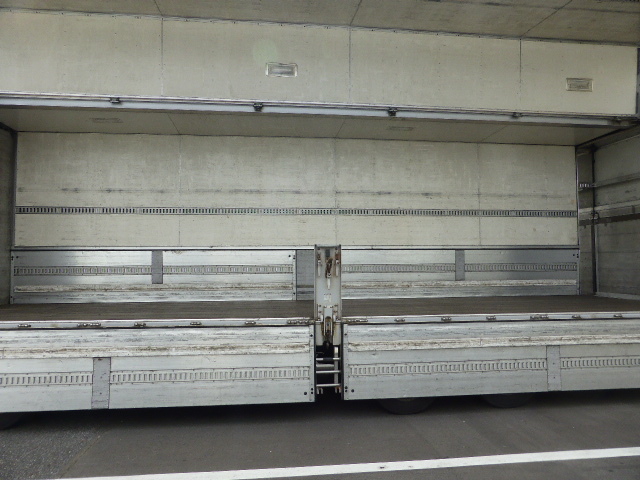 UDトラックス（日産） クオン 大型 ウィング KL-CG48R(3042) 20枚目