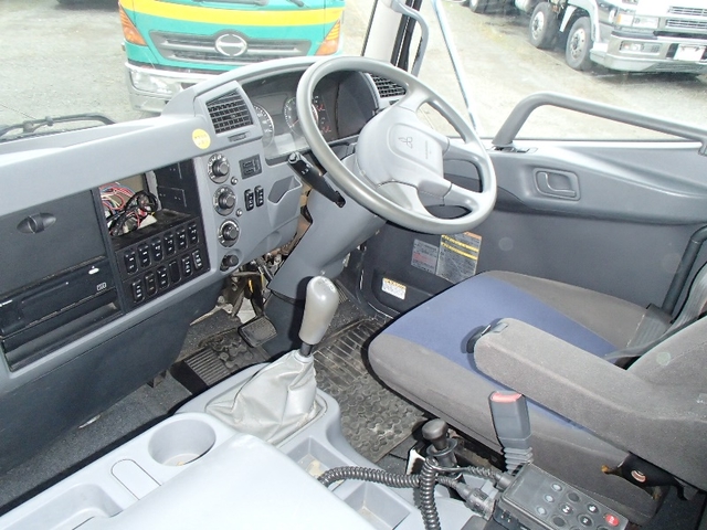 三菱ふそう ファイター 増トン 平ボディ LKG-FK65FZ(77500) 7枚目