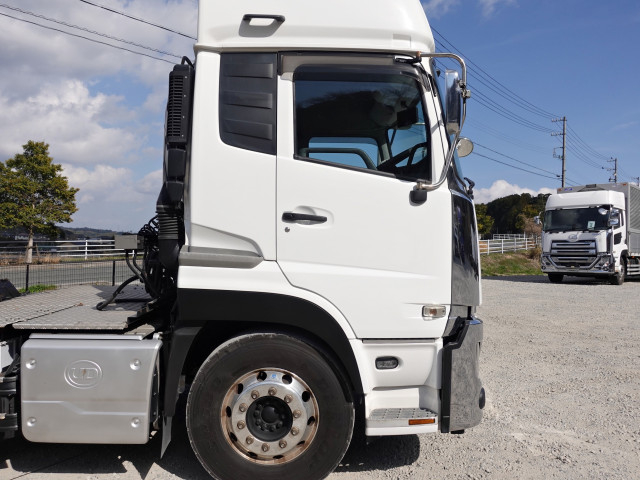 UDトラックス（日産） クオン 大型 トラクタ 2PG-GK5AAD(102610) 7枚目