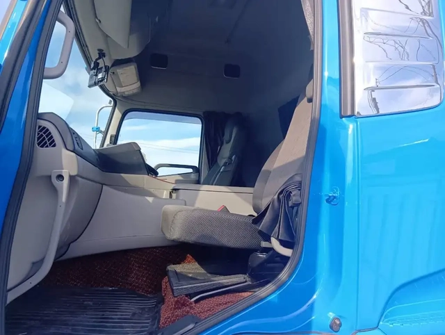 日産自動車 クオン 大型 トラクタ 2DG-GW6ELH(112846) 18枚目