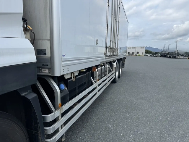 日産自動車 クオン 大型 冷蔵冷凍バン 2PG-CD5CA(113760) 18枚目