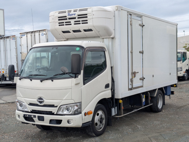 日野 デュトロ 小型 冷蔵冷凍バン 2RG-XZU655M(110459) 1枚目