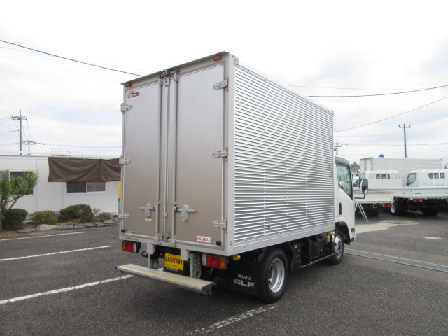 いすゞ エルフ 小型 バン TRG-NLR85AN(109809) 4枚目