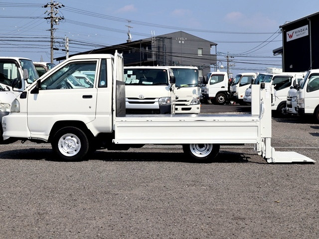 トヨタ ライトエース 小型 平ボディ GK-KM70(109215) 13枚目