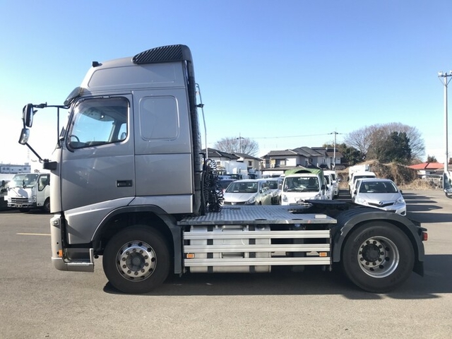 ボルボ その他・不明 大型 トラクタ QKG-H2TEA1(8851) 10枚目