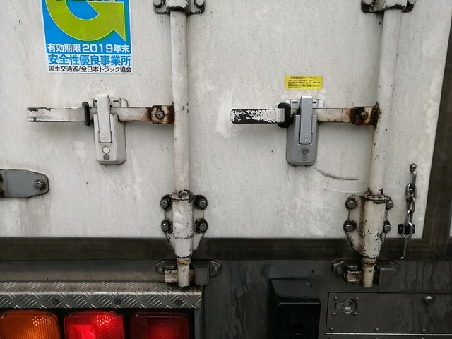 UDトラックス（日産） クオン 大型 冷蔵冷凍バン PKG-CG4ZA(5641) 27枚目