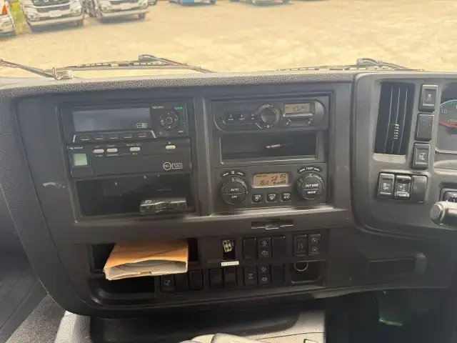 いすゞ ギガ 大型 トラクタ QKG-EXD52BD(108639) 43枚目