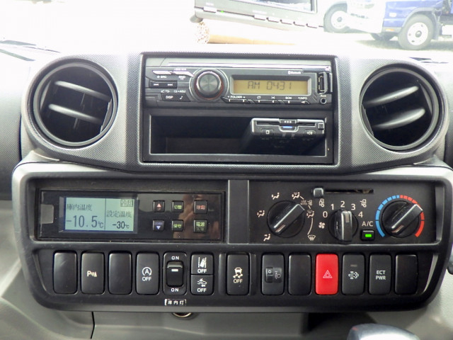 日野 デュトロ 小型 冷蔵冷凍バン 2RG-XZC605M(109190) 14枚目