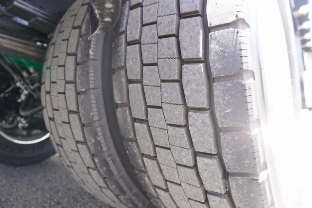 三菱ふそう ファイター 増トン 平ボディ 2KG-FK62FZ(105880) 10枚目