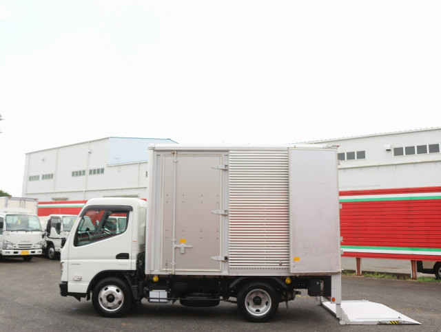 三菱ふそう キャンター 小型 バン 2RG-FEAV0(109346) 26枚目