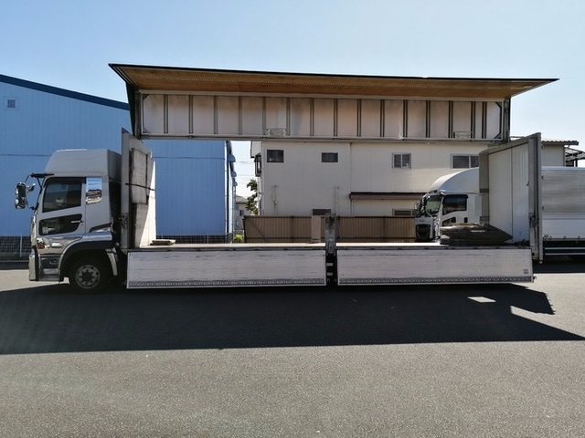 UDトラックス（日産） クオン 大型 ウィング QKG-CG5ZA(3792) 9枚目