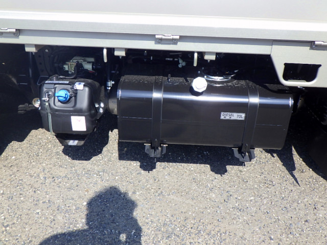 三菱ふそう キャンター 小型 平ボディ 2RG-FBAV0(107588) 72枚目