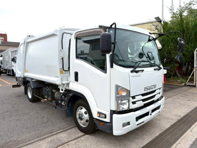 いすゞ フォワード 中型 塵芥車（プレス式） 2RG-FRR90S2(110398) 2枚目