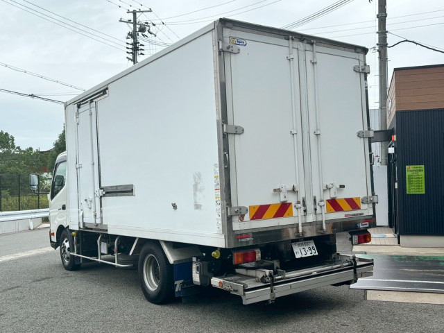 日野 デュトロ 小型 冷蔵冷凍バン TKG-XZU710M(109628) 7枚目