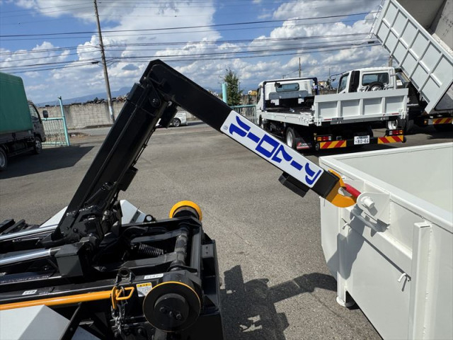 三菱ふそう キャンター 小型 コンテナ専用車 2RG-FBAV0(108896) 8枚目