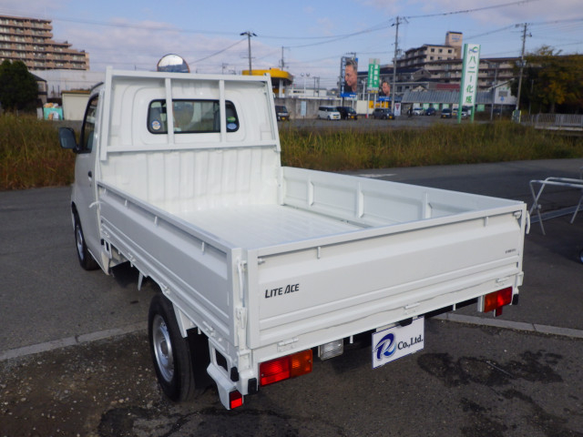 トヨタ ライトエース 小型 平ボディ DBF-S402U(96477) 24枚目