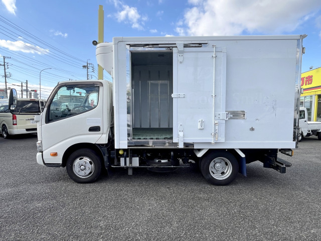 日野 デュトロ 小型 冷蔵冷凍バン 2RG-XZC605M(96631) 5枚目