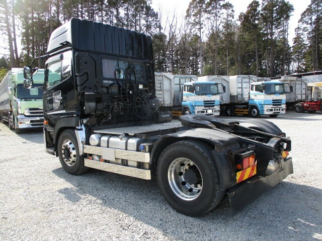 UDトラックス（日産） クオン 大型 トラクタ QPG-GK5XAB(9302) 6枚目