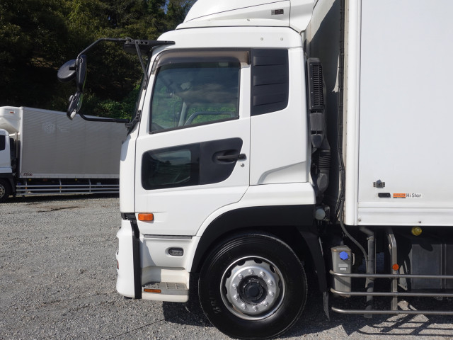 UDトラックス（日産） クオン 大型 冷蔵冷凍バン QPG-CD5ZA(112957) 9枚目