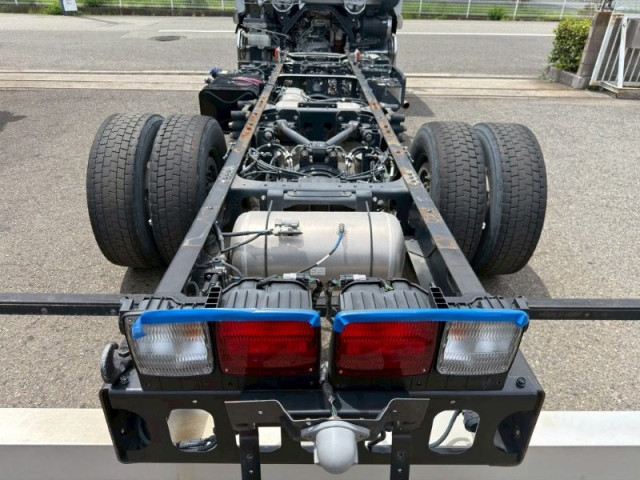 UDトラックス（日産） コンドル 増トン キャブ付きシャーシ 2RG-BTR90V2(109501) 5枚目