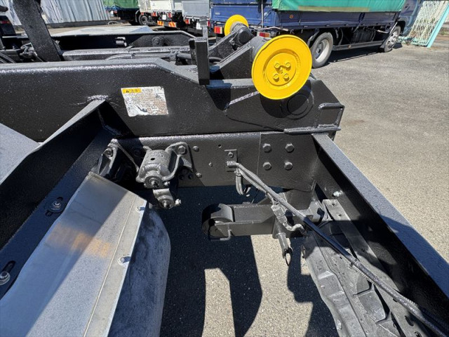 三菱ふそう ファイター 増トン コンテナ専用車 2KG-FK62FZ(112885) 18枚目