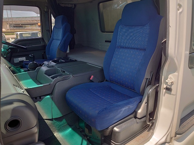 いすゞ ギガ 大型 ウィング PKG-CYJ77W8(9654) 59枚目