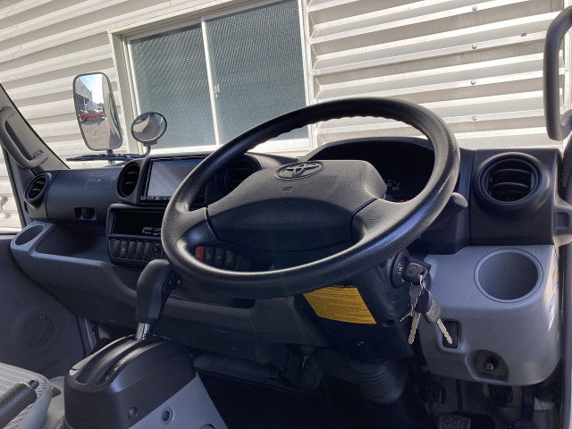 トヨタ トヨエース 小型 バン TPG-XZU645(109343) 16枚目
