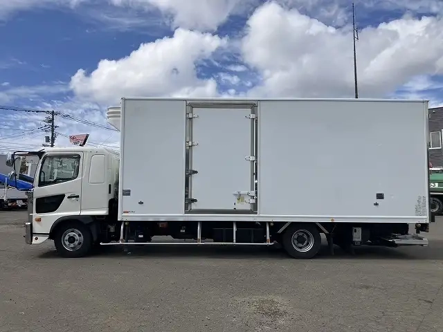 日野 レンジャー 中型 冷蔵冷凍バン 2KG-FD2ABG(111309) 8枚目