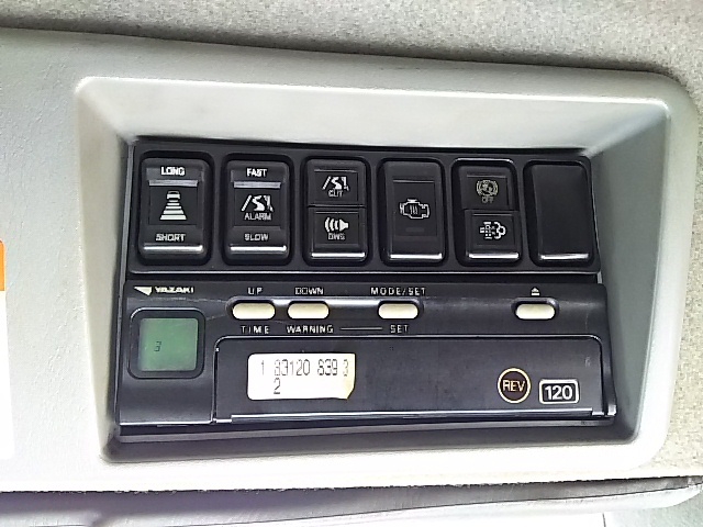 いすゞ ギガ 大型 ウィング LKG-CYJ77A(7639) 35枚目