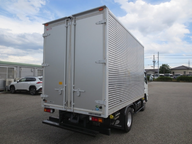 三菱ふそう キャンター 小型 バン 2RG-FEA20(87526) 4枚目
