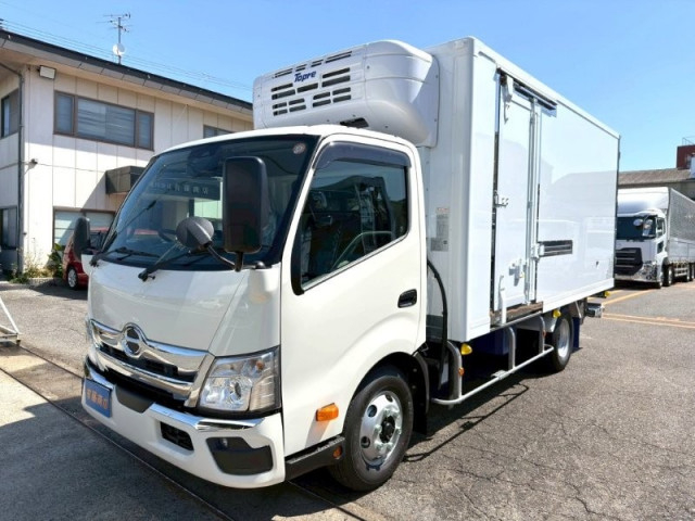 日野 デュトロ 小型 冷蔵冷凍バン 2WG-XZU713N(113249) 1枚目