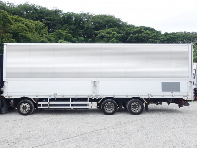 UDトラックス（日産） クオン 大型 ウィング 2PG-CG5CA(109548) 8枚目
