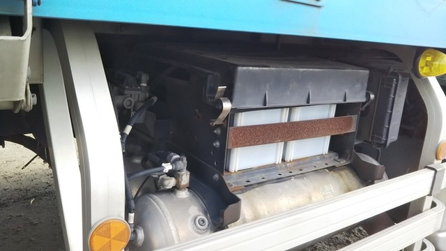 UDトラックス（日産） クオン 大型 ウィング LDG-CD5ZA(3727) 24枚目