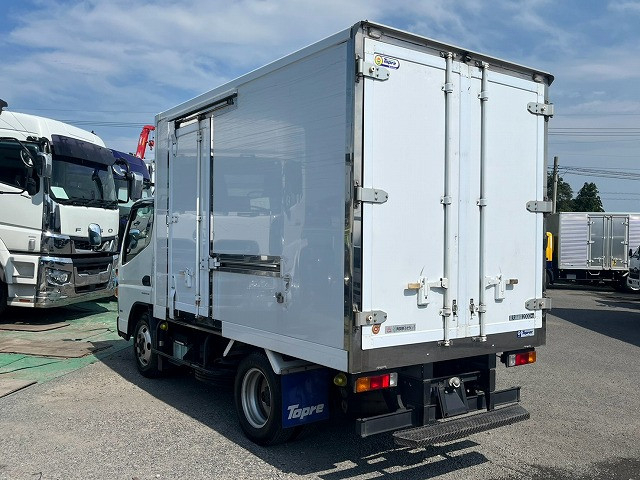 三菱ふそう キャンター 小型 冷蔵冷凍バン 2PG-FBAV0(110431) 8枚目