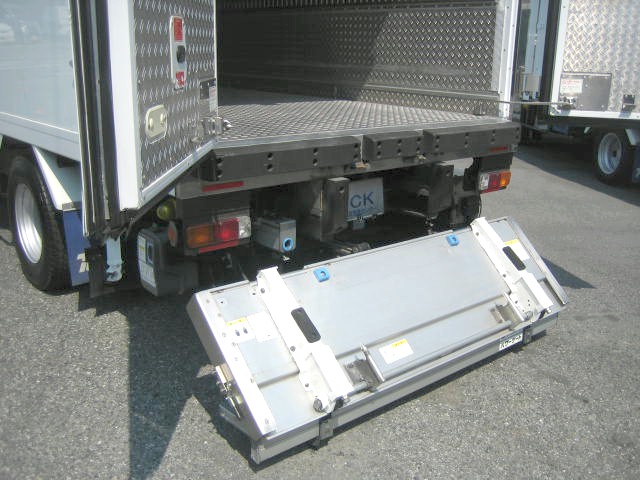 いすゞ エルフ 小型 冷蔵冷凍バン TPG-NMR85AN(108098) 8枚目