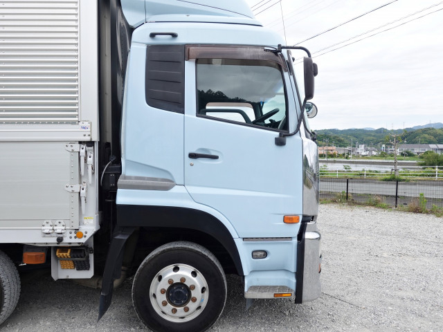 UDトラックス（日産） クオン 大型 ウィング QKG-CG5ZA(110337) 8枚目
