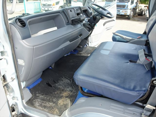 UDトラックス（日産） カゼット 小型 平ボディ TKG-FGB7Y(82561) 25枚目