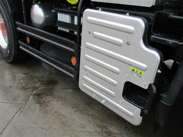 いすゞ ギガ 大型 トラクタ QDG-EXZ52BJ(37770) 21枚目