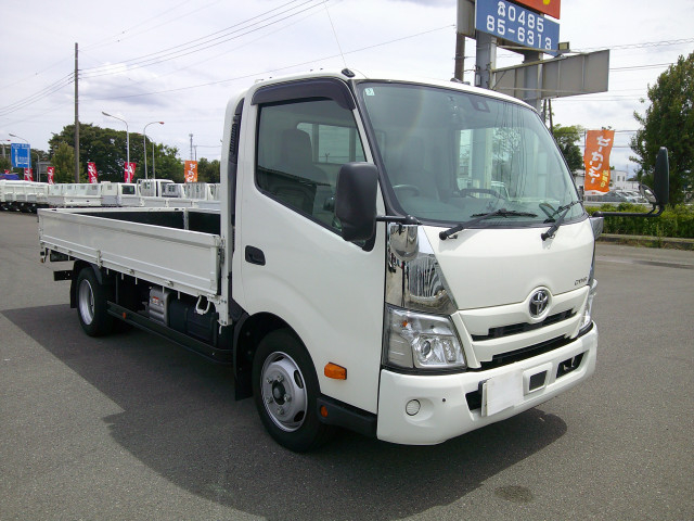 トヨタ ダイナ 小型 平ボディ 2RG-XZU710(110100) 3枚目