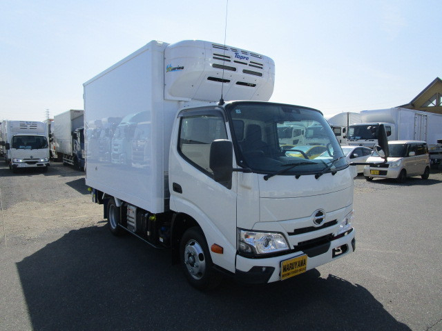 日野 デュトロ 小型 冷蔵冷凍バン 2WG-XZU606N(111646) 2枚目