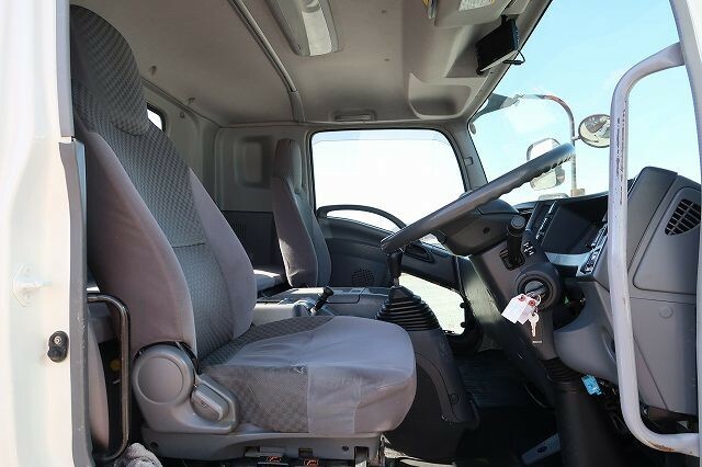 いすゞ ギガ 増トン 平ボディ（クレーン付） PDG-FTR34S2(40308) 14枚目