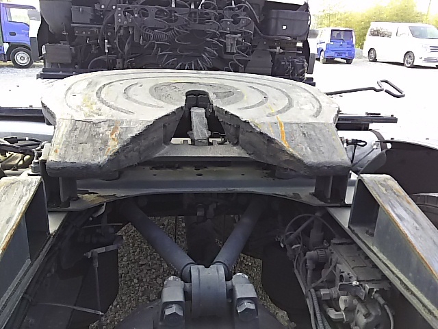UDトラックス（日産） クオン 大型 トラクタ LKG-GK5XAB(7632) 16枚目